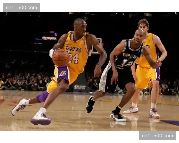 活塞高位挡拆战术执行效率 坎宁安持球突破分析