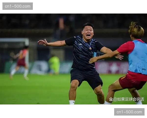 重庆铜梁龙刘建业无中超执教经验 年轻主帅临场指挥受关注 重庆铜梁龙刘建业无中超执教经验 年轻主帅临场指挥受关注